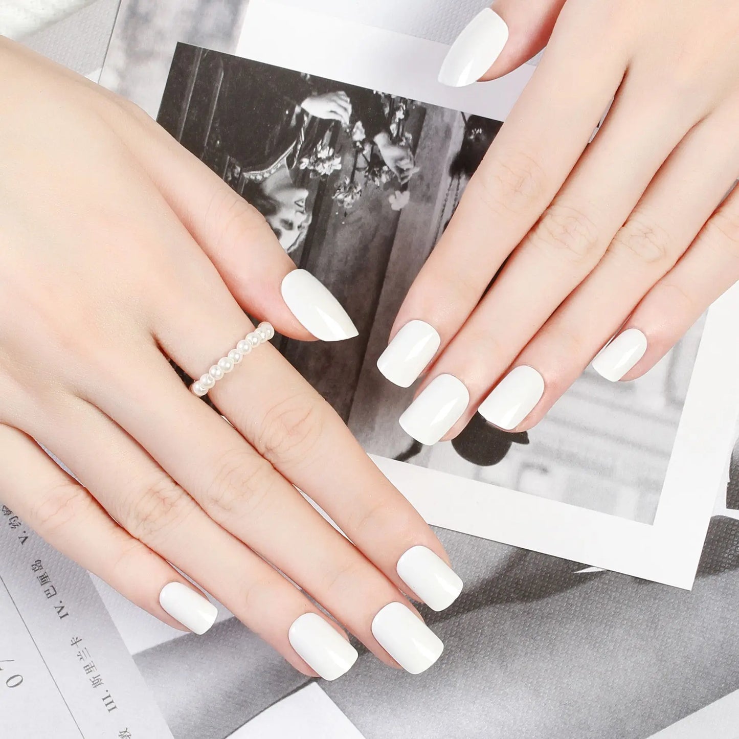 Short Full Press on 24 Pcs False Nails Set Stick on Nails
