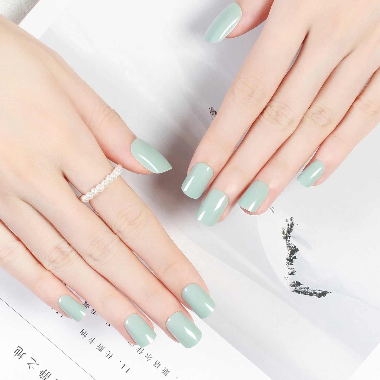 Short Full Press on 24 Pcs False Nails Set Stick on Nails